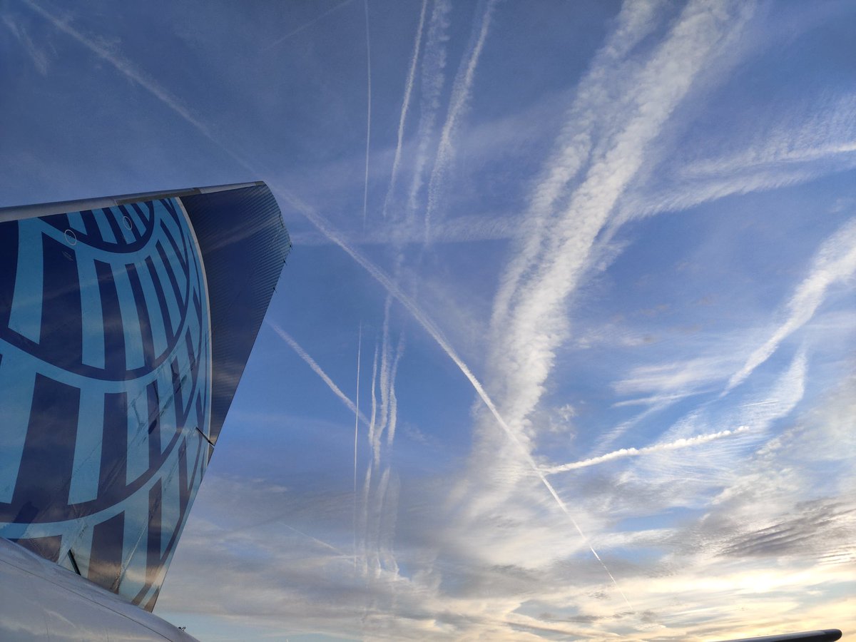 Busy skies over BCN this morning.