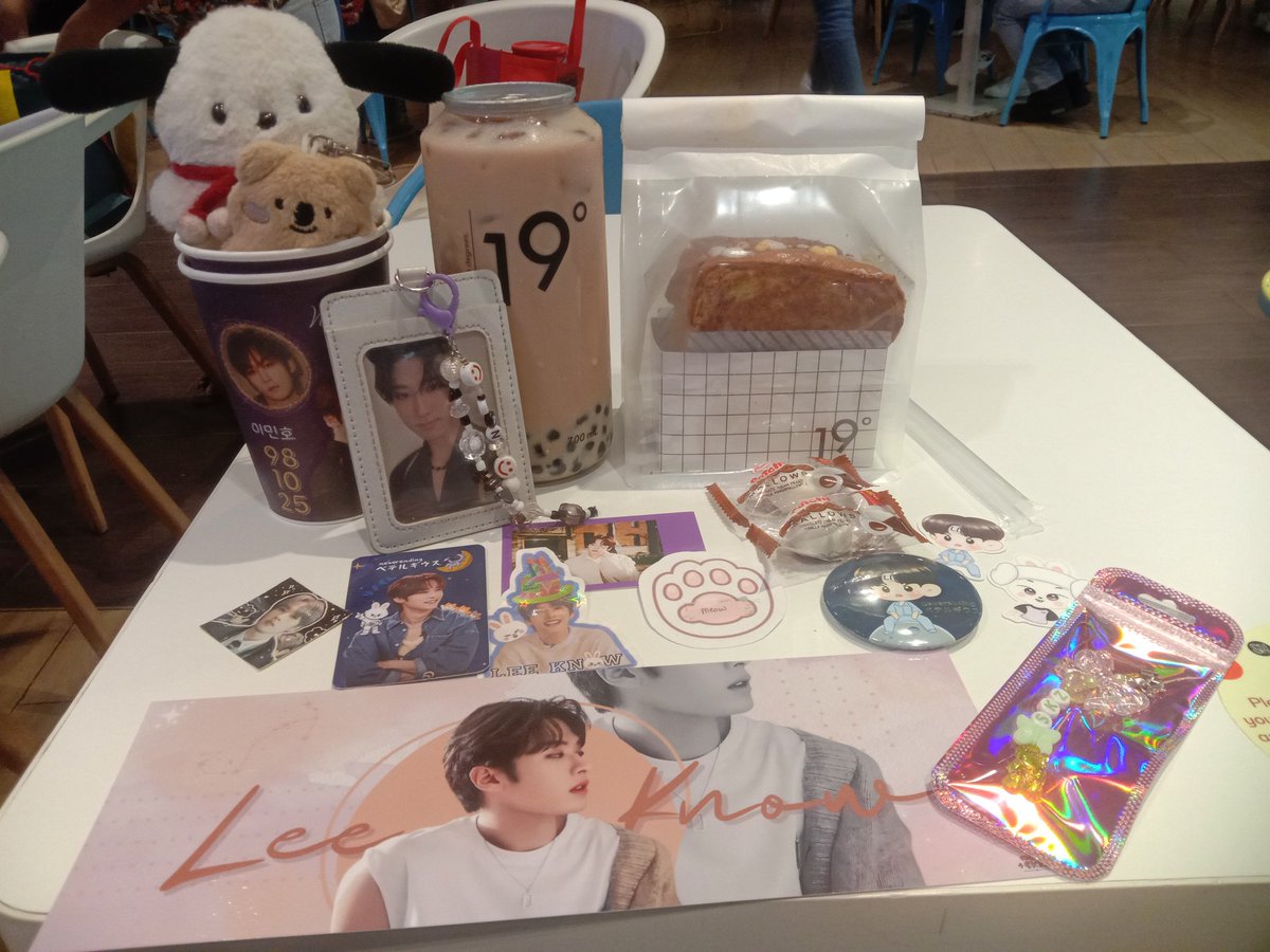 ellksmhjs's tweet photo. Yeyy! Lino CSE before exam desurv
Thank you po ulit @StayForSKZPH 
Happy advance lee knourr day!!

(The the scratch card/paw looks exactly like tofu's paw 🥹)
#NeverendingBetelgeuse
#OurSpecialStarLeeKnow https://t.co/JTwYVyT9p1