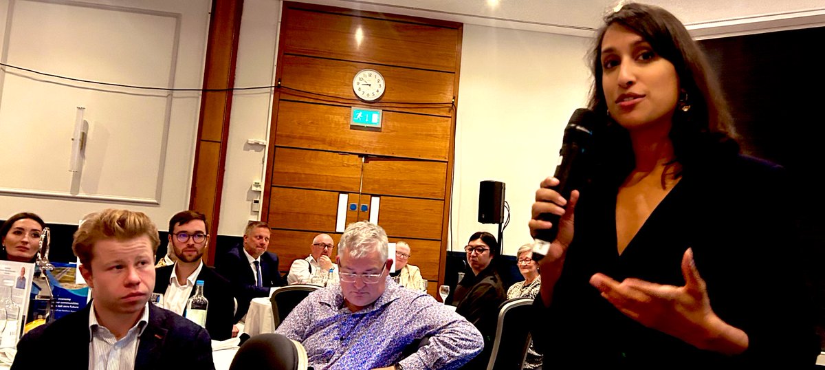 mimsdavies's tweet photo. A huge thanks to all for a really positive team event & great learning-many thanks to @GregHands for being part of the day, for staying & hearing panels & for a brilliant insight for @ClaireCoutinho on her new role in the Cabinet & the work she is doing #teamwork #SEConference 🙌 https://t.co/ZXC16ZBfhG