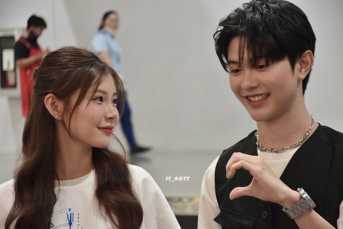 it_artt's tweet photo. แก๊งเพื่อน รักกันไหมไม่รู้ แต่หยุมกันเก่งอยู่อันนี้คอนเฟิร์ม😂

#BookfairxAbsoluteZero
#benjiemint
#tonliewmtp 
#itarttP https://t.co/xSHagRnPPZ