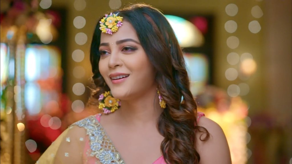 Kaveri as Amrita was so beautiful and soft

HBD KAVERI PRIYAM