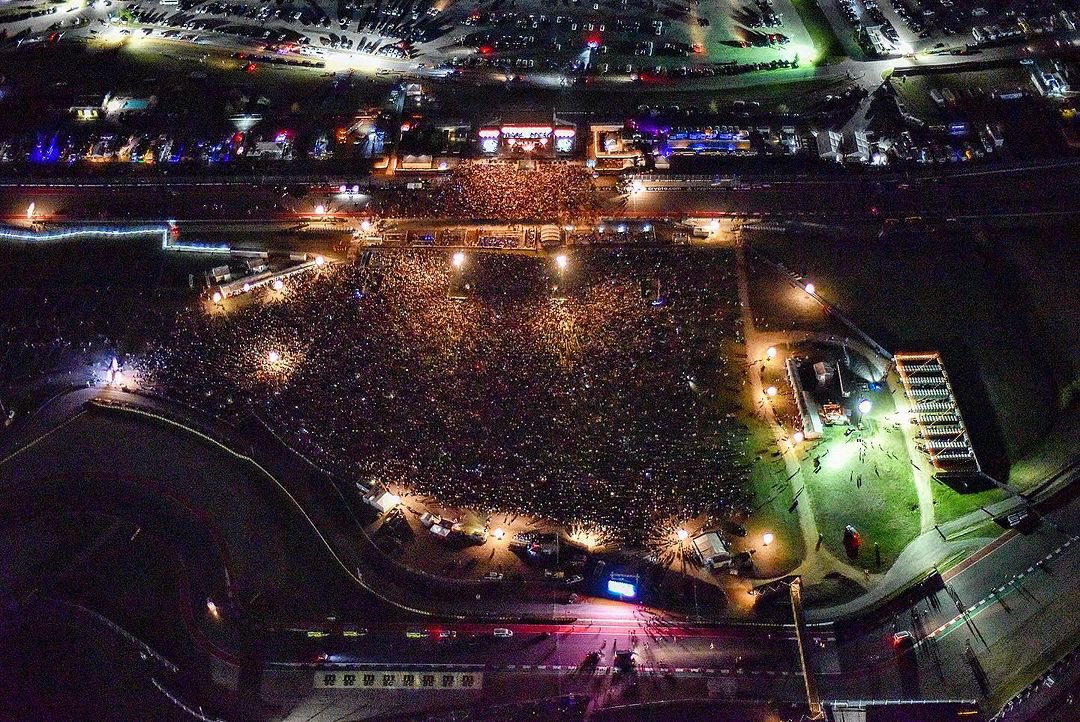LambritsUK's tweet photo. Repost from @cota_official IG 
THANK YOU to Queen + Adam Lambert and our fans for making this evening one to remember! ⚡️ #USGP https://t.co/RRmtjCcVI4