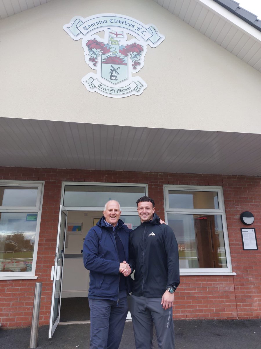 Sunday Signing 📣🤝🏻

TCFC are delighted to announce the signing of striker, David Lang! 

Returning from injury, the former Wrens and Darwen goal scorer has decided to link up with TG and First team for the rest of the season.

Welcome to the club <a href="/langy_9/">david lang</a> 

#TCFC  #Upthereds 🔴