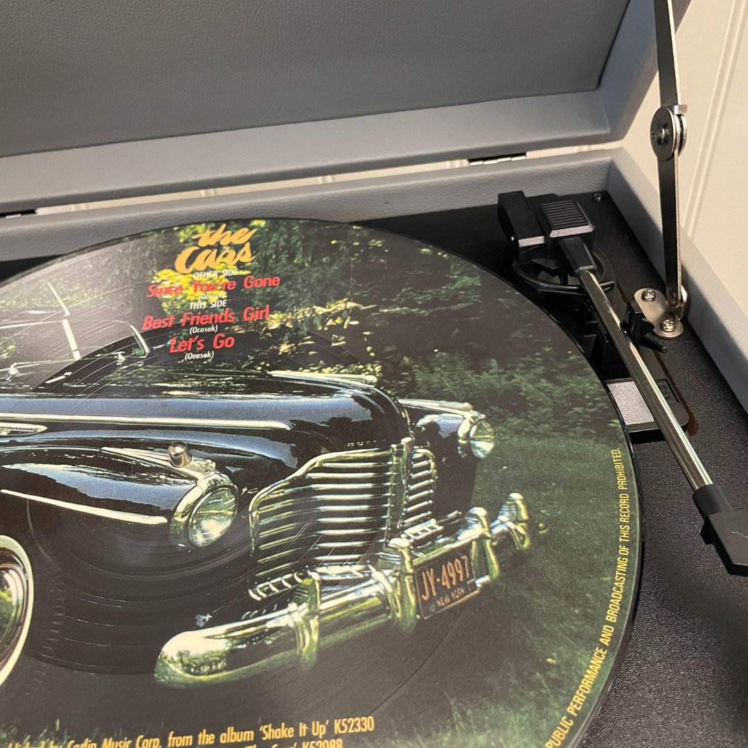 It's SPINday, featuring one of my old albums every week that I listen to while I write
This week, The Cars 3-track 12" single featuring, 'Since You're Gone.' Not quite Drive but if truth be known I bought it for the picture! 
Listen along at open.spotify.com/track/7zIjH2tL…