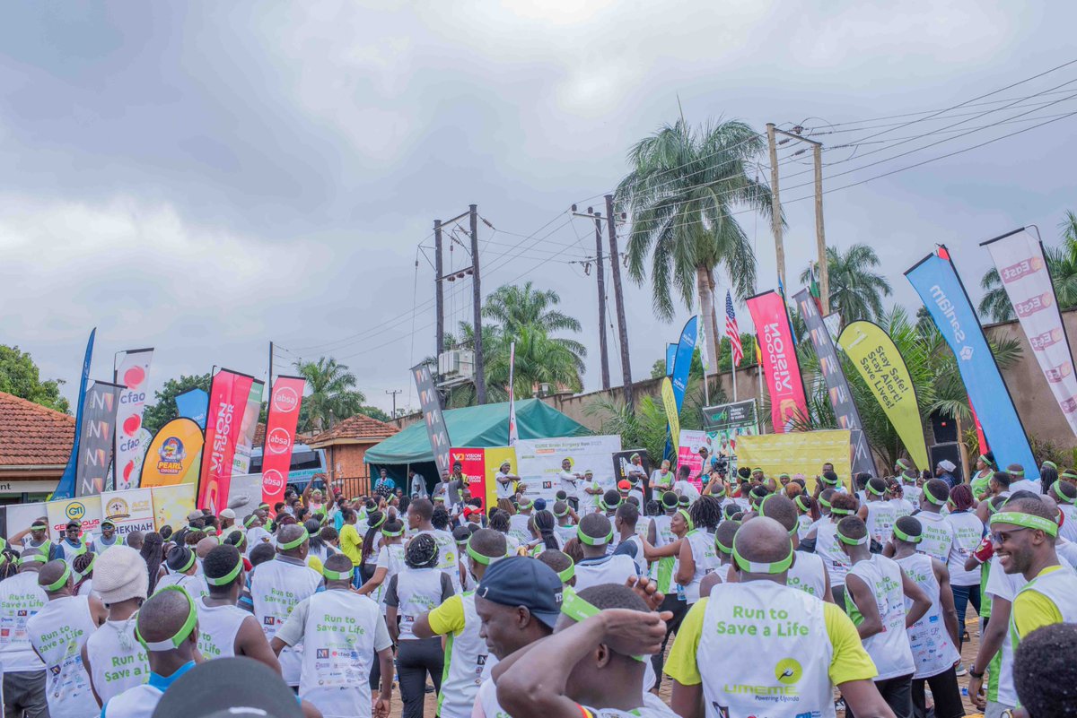 UmemeLtd's tweet photo. We are pleased to have participated at the #CURERun23 in Mbale District as the cornerstone sponsor .
We thank our fellow partners, the community and all well-wishers that turned up in hundreds to Run To Save a life. The run continues for a week virtually for the hospital to gather more contributions for saving one or more lives - operating brain surgeries.
Thank you for running for a noble cause.
#UmemeInTheCommunity
#PoweringUganda