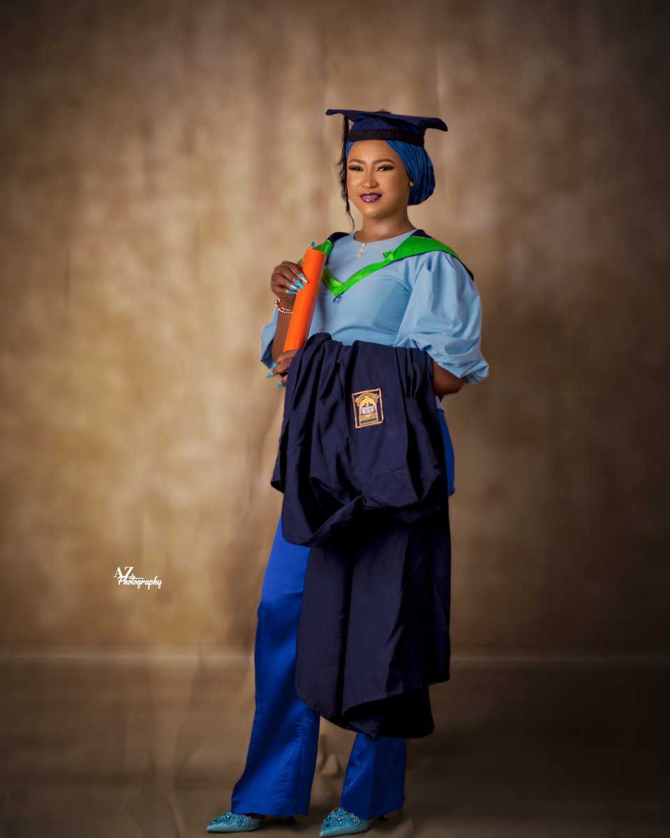 _EWATOMI_'s tweet photo. https://t.co/2WErYGmsad. Mathematics Bagged!✌️💅

ALHAMDULILLAH 🥺🤲 https://t.co/ODcZvMfqjL