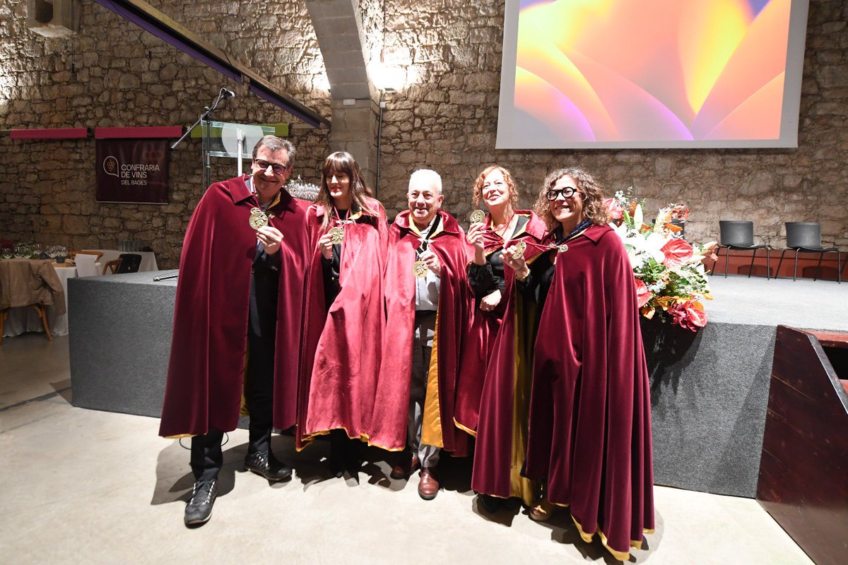 L’enhorabona a tots els Confrares/ses de Mèrit i d’Honor: 
<a href="/rtroyano/">Ruth Troyano Puig</a> 
<a href="/EvaVicens/">Eva Vicens</a> 
<a href="/JosepPituRoca/">Josep Roca Fontané</a> 
<a href="/entrebosc/">Entrebosc</a> 
<a href="/MondIscle/">Celler Mond Obert - Mas Sant Iscle</a> 
Sebastià Catllà <a href="/ConfrariaBages/">Confraria de Vins del Bages</a> 

<a href="/dopladebages/">DO Pla de Bages</a> 
#vicatalà #bages