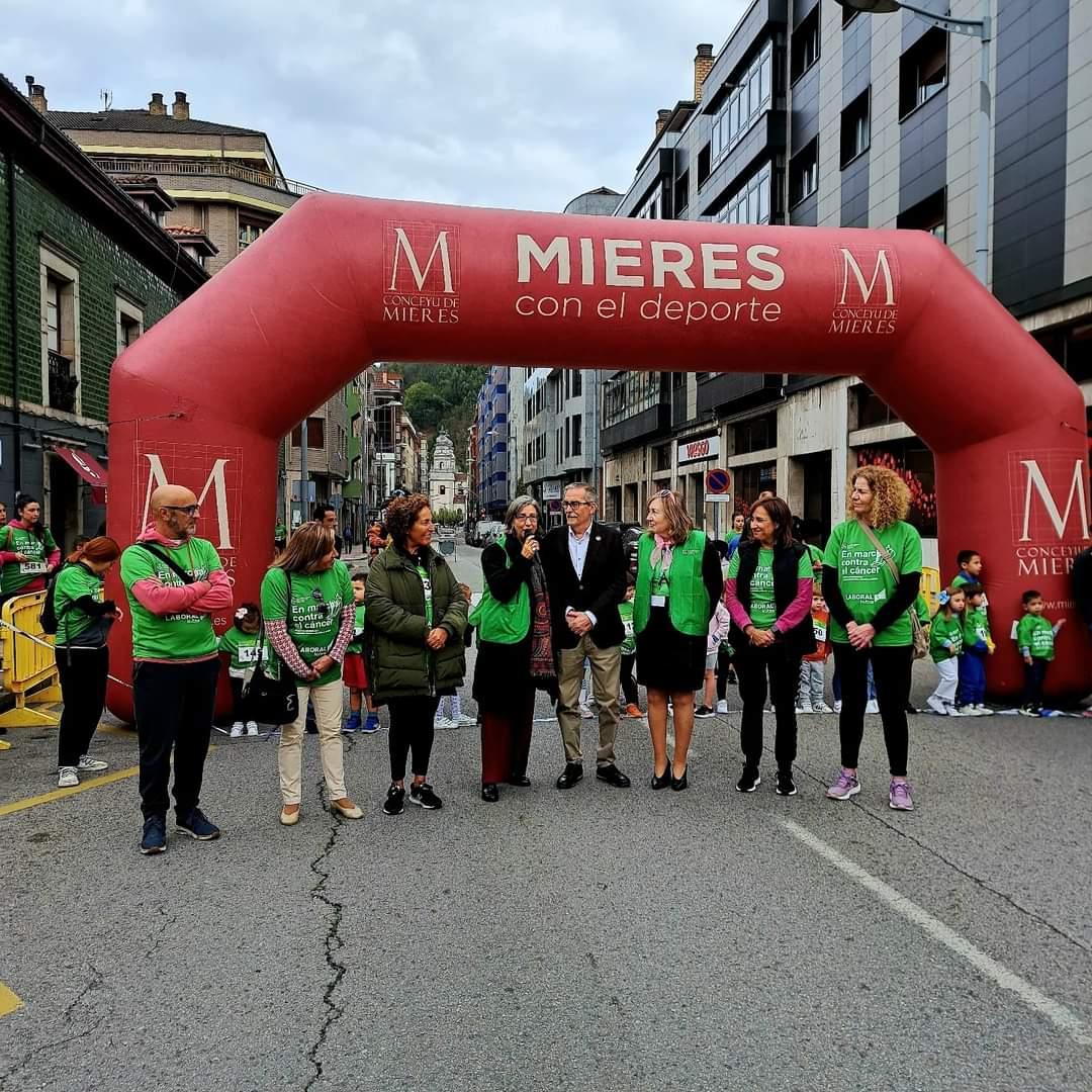 Hoy domingo, carrera y marcha 👉'Mieres En Marcha Contra El Cáncer'. Gracias a l@s asistentes y voluntari@s por el apoyo en la lucha contra el cáncer. 💚👟 #mieresenmarcha #AsturiasEnMarcha #mieres #ContraElCáncerAsturias