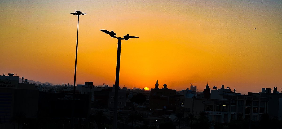 Sunrise 

#المدينه_المنورة