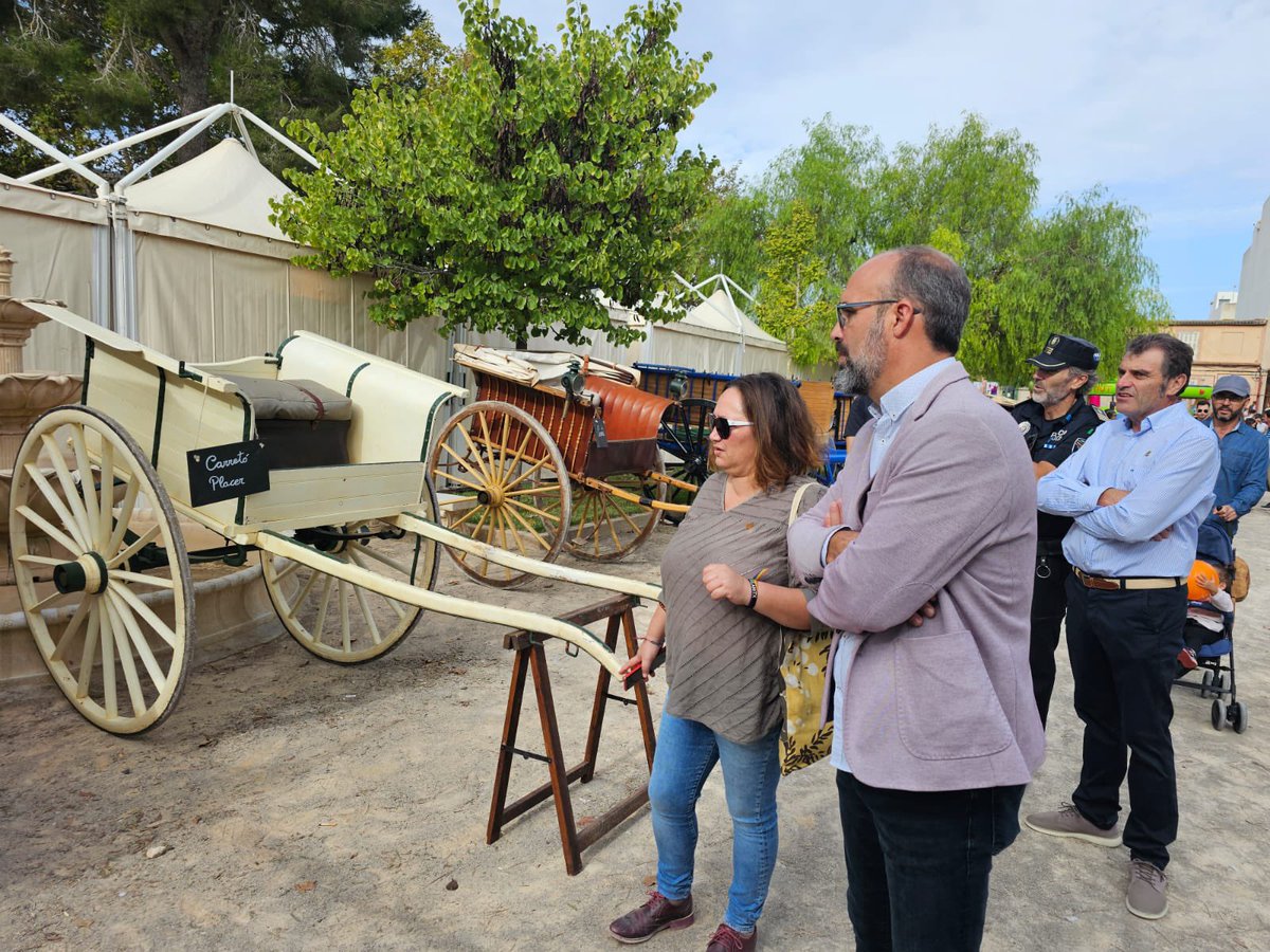 ElPi_IB's tweet image. 🟢 Acompanyam els nostres regidors @jmonserrat76 i @Melanie_misser a voltar per la Fira del Pebre Bord de Felanitx

👏🏻 Molts d’anys i bona fira.

#SomFelanitx
#SomMallorca
#SomElPi