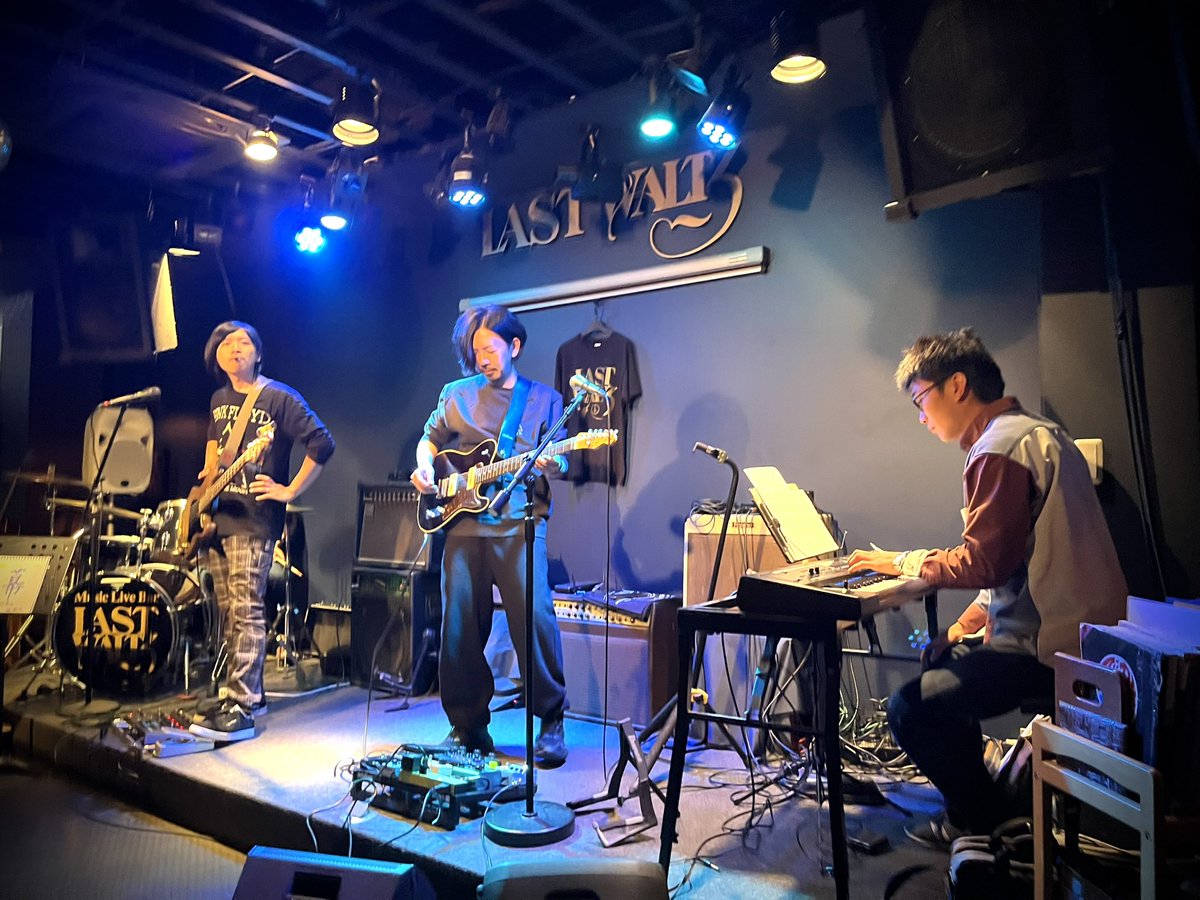 shunmaku2023's tweet photo. 瞬幕はライブハウスLAST WALTZにて演奏させていただきました。
お越し頂いた皆さんありがとうございました！ https://t.co/SKjVQtBT92
