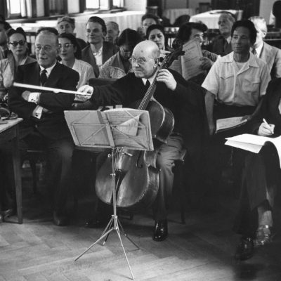xpagescorella's tweet photo. Bon dia! Us he preparat un recull de totes les sardanes que va compondre Pau Casals en motiu del 50è aniversari de la seva mort.
👇👇👇
#PauCasals50 https://t.co/WZPjFQCeLB