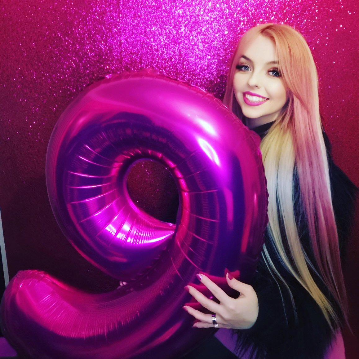 💜SΛRΛH WYNN GRIFFITHS💜 (@sarahwynn1) on Twitter photo 📻 Ar | On <a href="/MonFMRadio/">MônFM</a> 12-2 heddiw | today 🎶 <a href="/adwaithmusic/">Adwaith</a> <a href="/Renmakesmusic/">Ren</a> <a href="/gillie_music/">Gillie</a> <a href="/GeraintRhys1/">Geraint Rhys</a> <a href="/Sian_R_Music/">Sian Richards</a> <a href="/thisisangharad/">thisisangharad</a> <a href="/WelshWhisperer/">Welsh Whisperer</a> <a href="/ClimbingTrees/">Climbing Trees</a> @LucyDreamsdp <a href="/cwtshband/">Cwtsh</a> <a href="/RGB_Shaw/">Robin Shaw</a> <a href="/thestraypursuit/">The Stray Pursuit</a> <a href="/EvilleBand/">Eville</a> + mwy! + more! 💜 #yagym 📻 Ar | On <a href="/MonFMRadio/">MônFM</a> 12-2 heddiw | today 🎶 <a href="/adwaithmusic/">Adwaith</a> <a href="/Renmakesmusic/">Ren</a> <a href="/gillie_music/">Gillie</a> <a href="/GeraintRhys1/">Geraint Rhys</a> <a href="/Sian_R_Music/">Sian Richards</a> <a href="/thisisangharad/">thisisangharad</a> <a href="/WelshWhisperer/">Welsh Whisperer</a> <a href="/ClimbingTrees/">Climbing Trees</a> @LucyDreamsdp <a href="/cwtshband/">Cwtsh</a> <a href="/RGB_Shaw/">Robin Shaw</a> <a href="/thestraypursuit/">The Stray Pursuit</a> <a href="/EvilleBand/">Eville</a> + mwy! + more! 💜 #yagym
