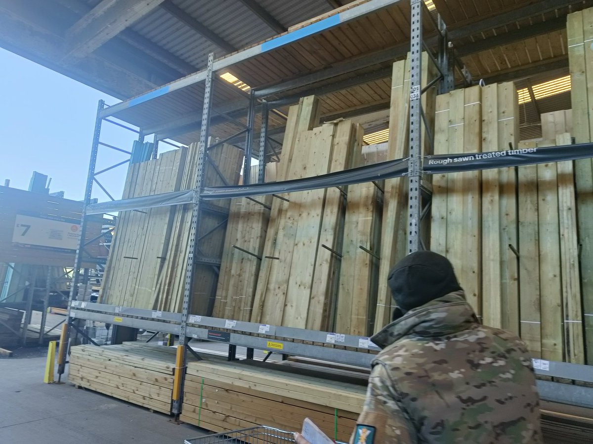 Wee Sunday stroll with the auld da to B&amp;Q!