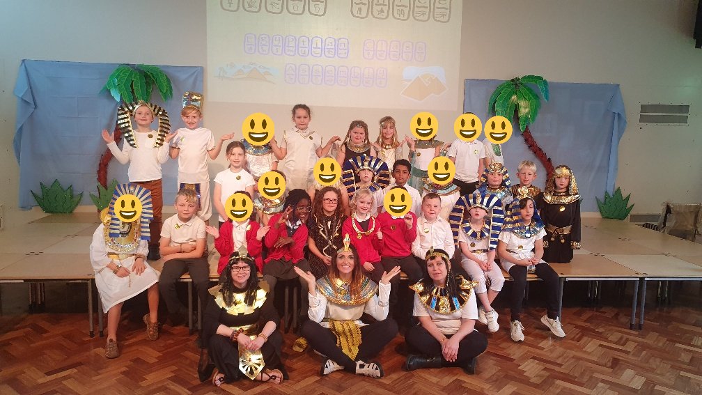 BaconGarthCott's tweet photo. Year 3 had lots of fun on Friday during their Ancient Egyptian Day. They all looked amazing in their Egyptian outfits. https://t.co/AaUnoUIflj
