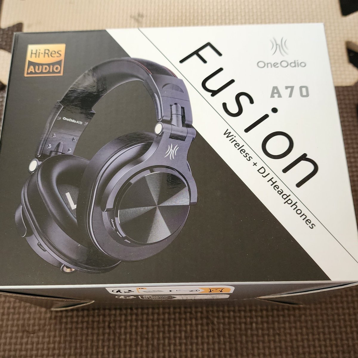 sgr_5125's tweet image. やっと届いたMy new gear...
ヘッドセット壊れてちょうど欲しいところに出逢えた  #Oneodio 様からA70ヘッドホン(amzn.to/3Q5hU3t)買いました✌️✨
音好きなのと有線無線両方使えるのも欲しかった機能🙌
早速使ってみたけどこちらもいい音でした！
やっと安心して編集できる……！

 #AD