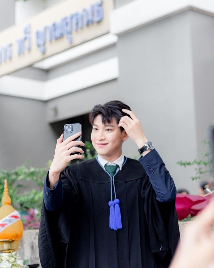 kusexyboy's tweet photo. #Congratulations 💚🧑🏻‍🎓🎊
-โอม
IG : ohmpsk__ 
#วิทยาศาสตร์ #บัณฑิต #KU79 
#KUSEXYBOY #บัณฑิตหล่อบอกต่อด้วย https://t.co/QdL8oOVRno