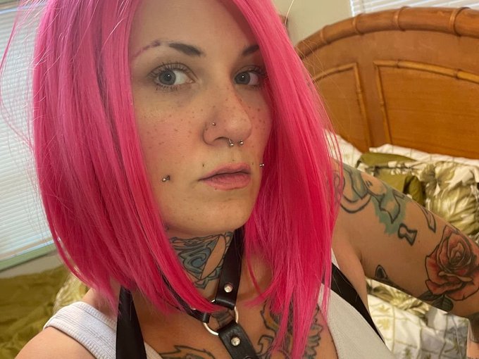 I'm online right now on SkyPrivate - pay-per-minute system for Skype live shows. Call me right now in<a href="/tag/stripchat"class="tags"><span>#stripchat</span></a><a href="/tag/stripchatlive"class="tags"><span>#stripchatlive</span></a>