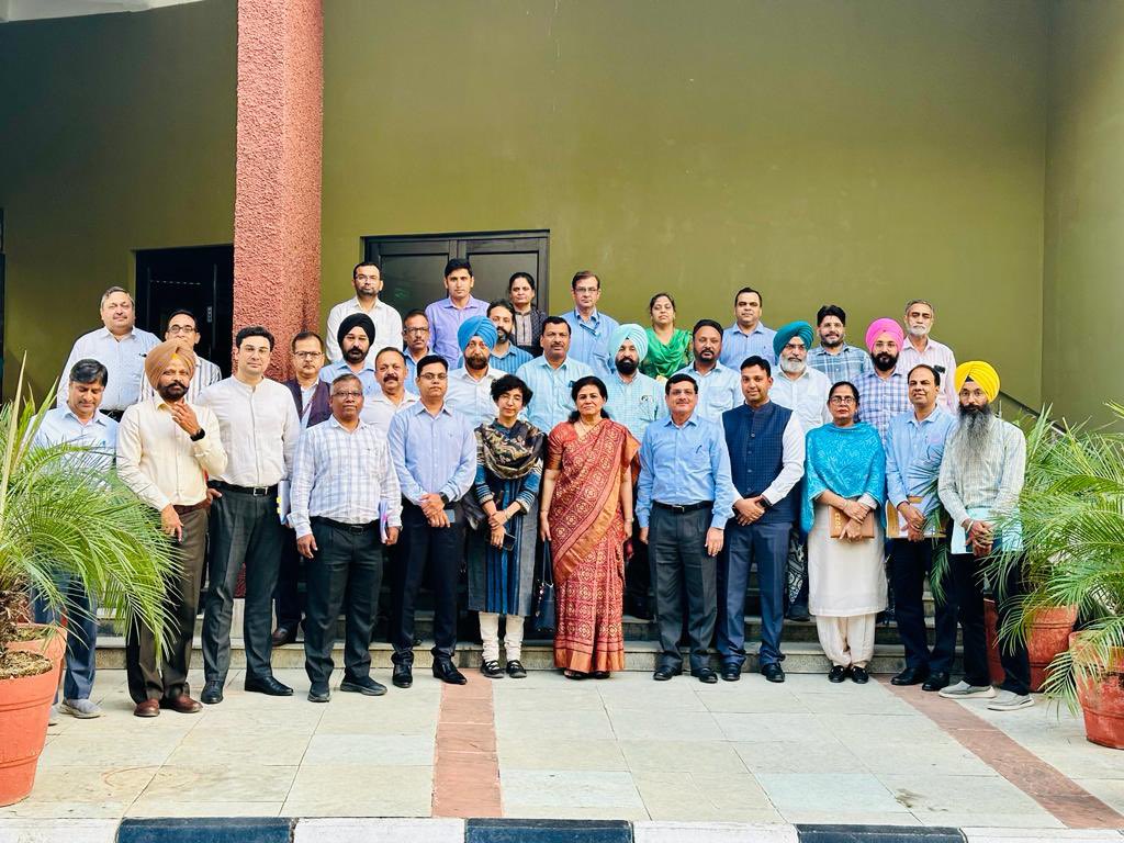 SumitaDawra's tweet image. Multiple meetings with nodal teams of #PMGatiShakti in States of Haryana, Punjab &amp;amp; Himachal, over 2 days, saw outreach with +20 Deptts in each state, focus on infra plg for socio-eco area dev, capacity bldg #EoDB #EaseofLiving #GoodGov #2YearsofPMGS