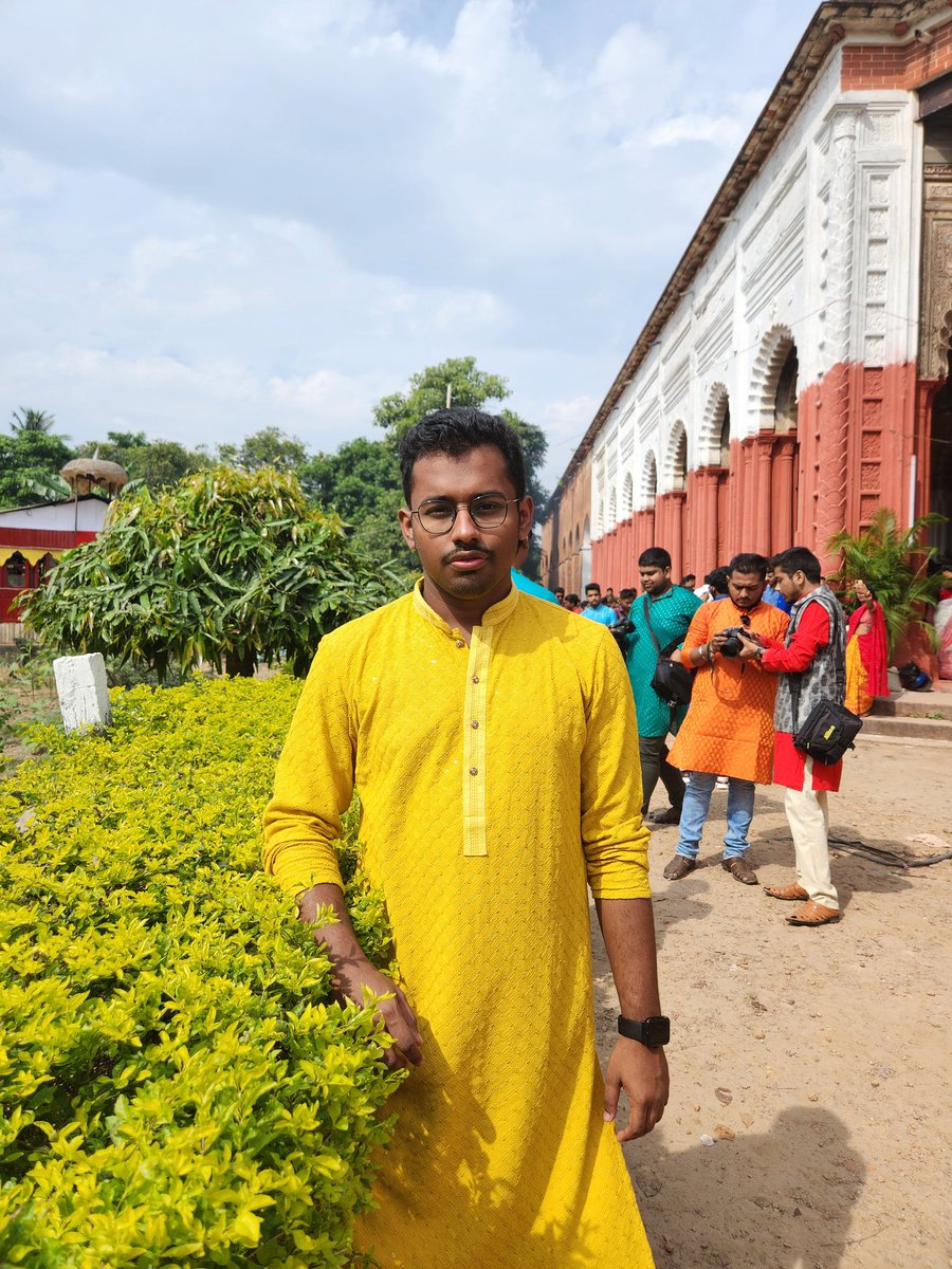 SahaSrinjoy's tweet image. Subho sarodiya 🙏
#kurtastyle