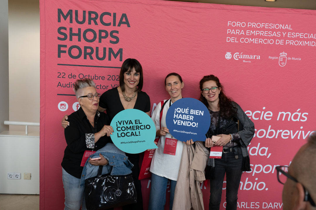 MurciaShopsForo's tweet photo. Así ha sido el rato de descanso para el café y photocall 📸
¡#MurciaShopsForum está yendo de maravilla!
#MurciaShopsForum #MSF2023 #EventoMurcia #EventoRetail ##comerciodeproximidad https://t.co/sdZqkoa3A1