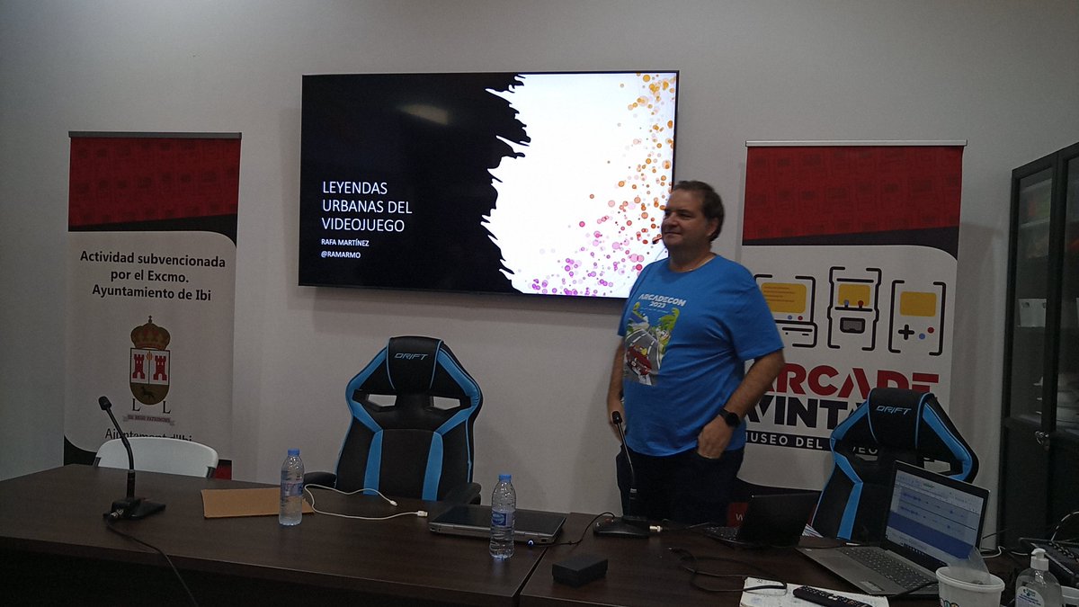🇪🇸 Pablo Forcén Soler 🇪🇸 (@pabloforcen) on Twitter photo Charla de nuestro gran amigo <a href="/Ramarmo/">Rafa Martinez</a> sobre leyendas urbanas del videojuego, como colofón de esta #ArcadeCon Charla de nuestro gran amigo <a href="/Ramarmo/">Rafa Martinez</a> sobre leyendas urbanas del videojuego, como colofón de esta #ArcadeCon