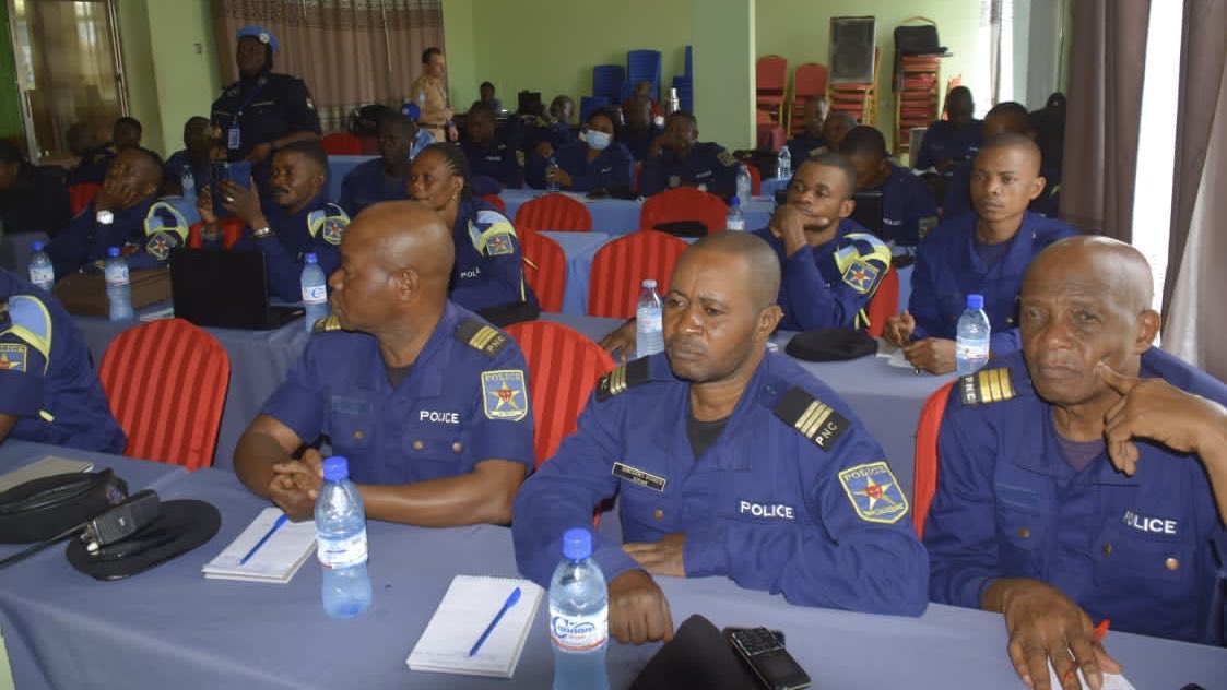 MonuscoPolice's tweet photo. Félicitations à tous les participants de la #PNC à la formation organisée à Bunia et Béni sur le renforcement des capacités opérationnelles de la PNC en matière de prévention de l’extrémisme violent. Merci à @UNPDF pour avoir parrainé le projet et à @UN_OROLSI
@MONUSCO https://t.co/KtCmCZMIZP