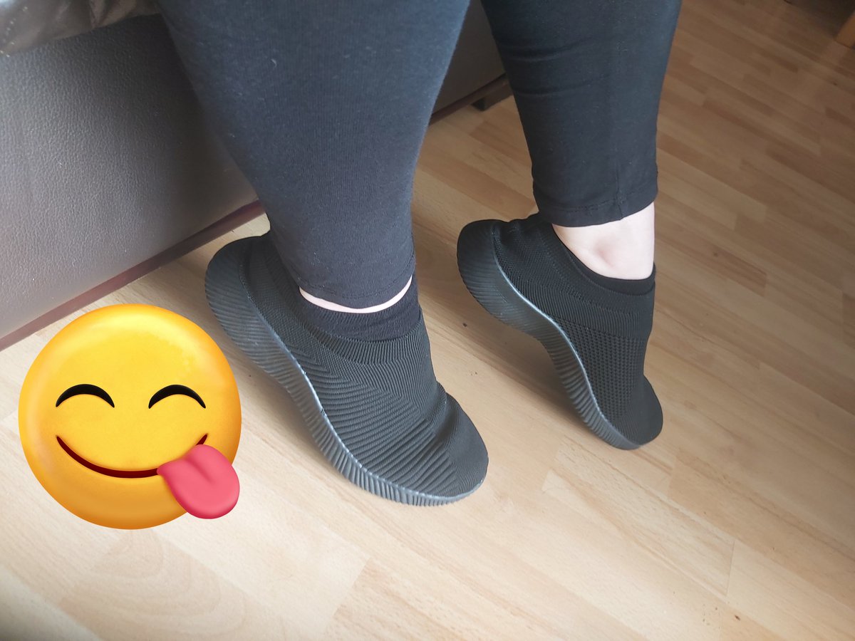 LululiciousFeet's tweet photo. Back to work feet #work #feet 
#feetcontent 
#SendTips #realbuyers #realsellwr #funwithfeet https://t.co/XWi9TtMNly