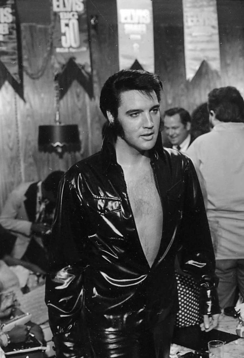 BruceCurrie2's tweet photo. 😎 Cool #Elvis #ElvisPresley #68Comeback #Elvis https://t.co/eR8V2DL0hS