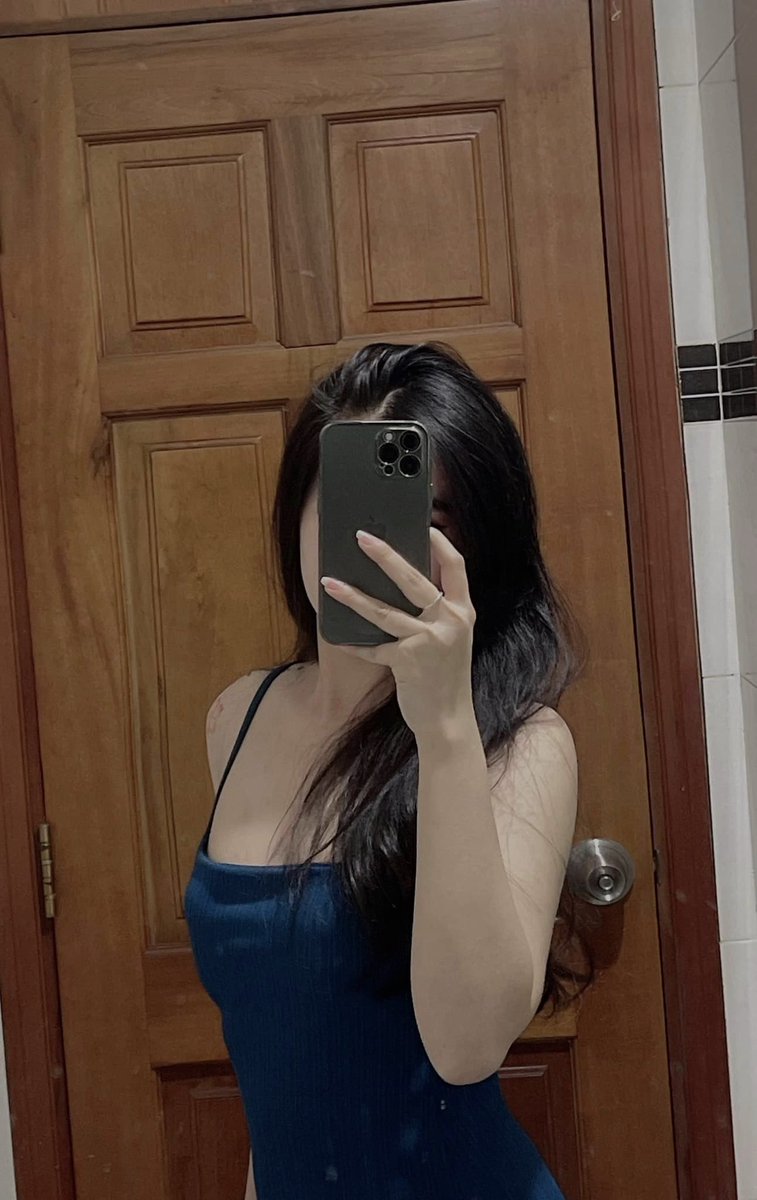 My995502My's tweet photo. Nhìn bé gái mê quá muốn đẻ lắm mà thôi từ từ :( :( https://t.co/EIyeOmuZ9F