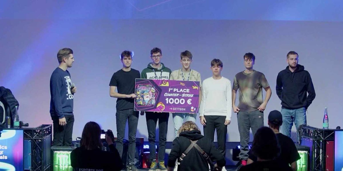7ReasonsGaming's tweet image. 2-0 against ex SD-Invicta in the finals of @CCBaltics
LFG Boys! 💛🖤
Congratz to @slokkerR on the MVP award too 🔥
@slokkerR
@streakncs
@luccs_hs
@R3Lcs
@Reggie23M
@lilcideXD
@imdziax
#7ReasonsToWin