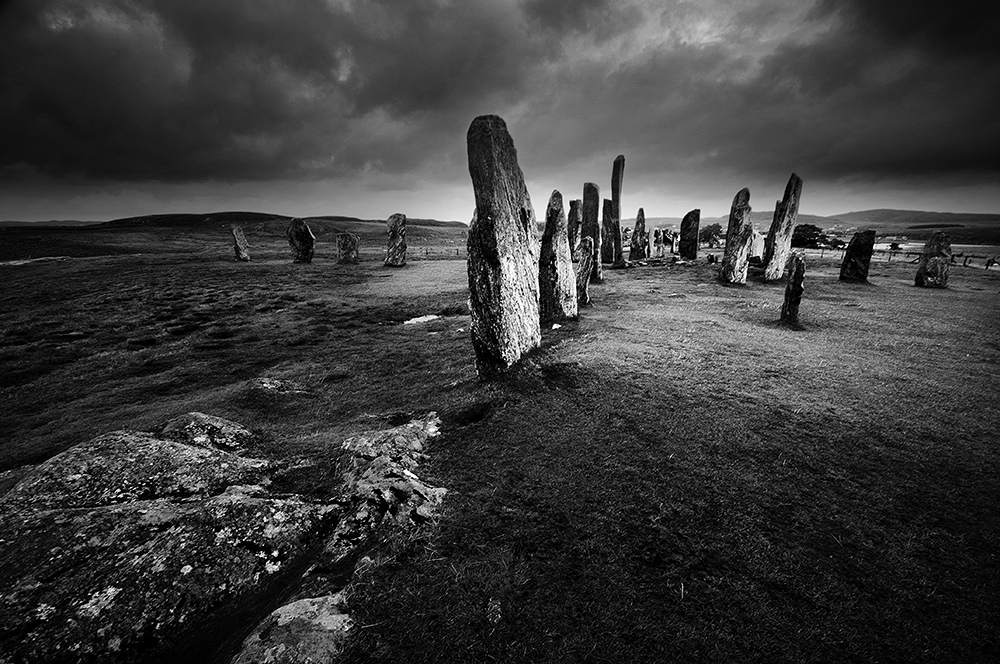 Tempestuous skies at Calanais.
#Scotland #History #Blackandwhitephotography #StandingStoneSunday #Scotstober