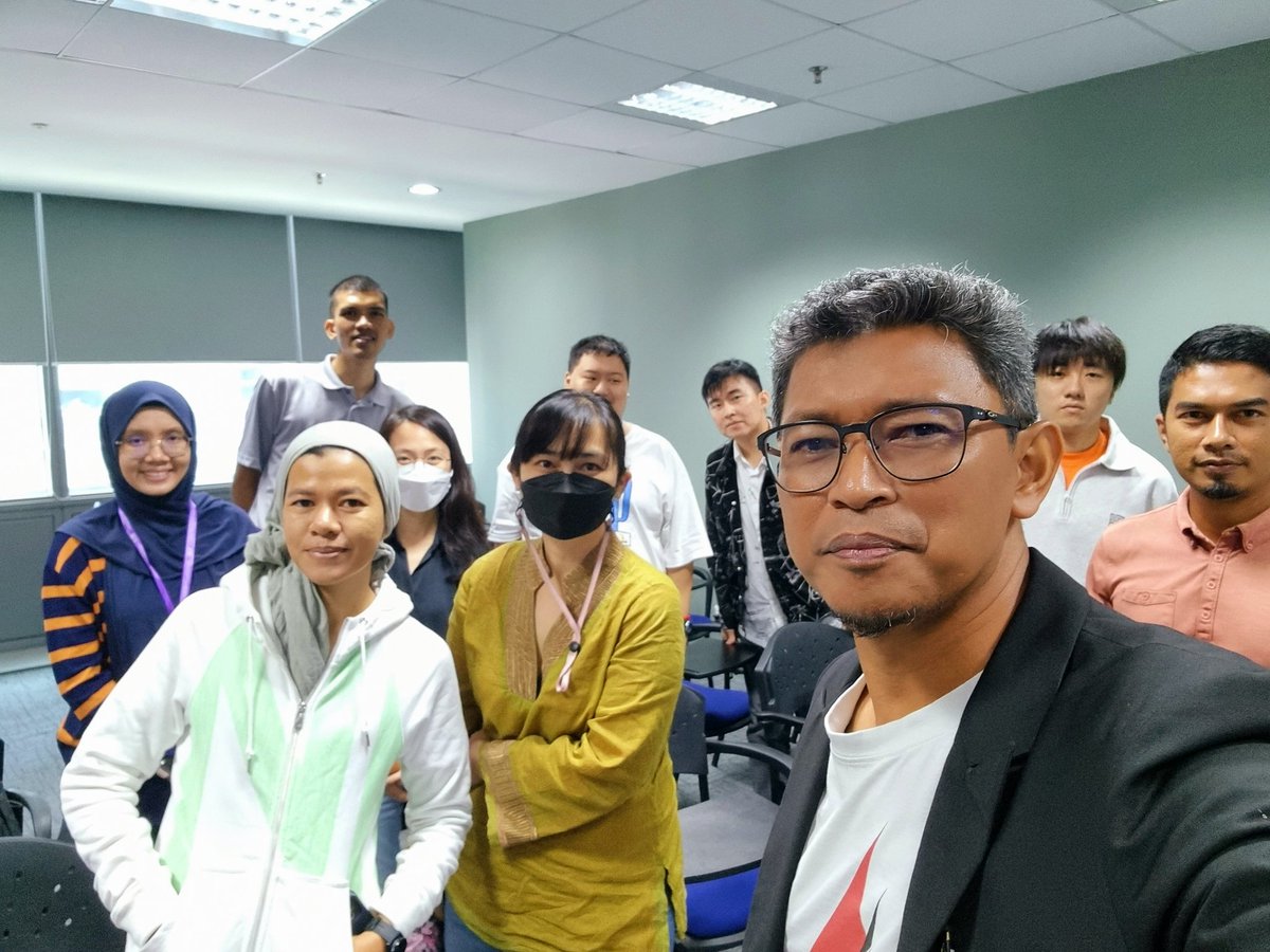 dryusrimusa's tweet image. My 1st class w the latest batch of #MSDP. Master of Sustainable Development Program USM. A fully outcampus (PJJ) weekend-only classes conducted by USM@KL satellite office located at the MOF Tower Platinum Park KLCC.  Various background w similar interest on #Sustainability.