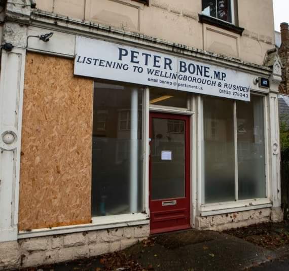 DonnaKebap's tweet photo. Can’t take #TrevorPhillips seriously. Not sure #TrevorPhillips takes #TrevorPhillips seriously.
Lab victory @ #TamworthByelection was simply down to 1373 voting for Reform UK says Trev 😂
Asks Lisa Nandy if she’s happy about that.🤣
She did well to keep a straight face! #BoneOut https://t.co/ltg7yBS5BI