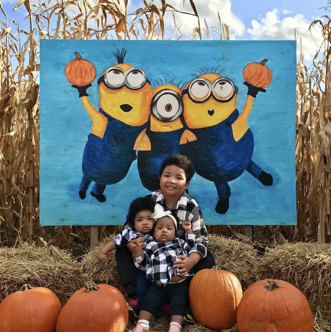 The leaves are falling and colder weather is on its way. Stop by Robintide Farms this weekend and enjoy some fall fun before it’s too late 🎃🍂 Monday - Thursday CLOSED Friday 10:00am - 6:00pm Saturday & Sunday 10:00am - 5:00pm #RobintideFarms 📸 by @thebarkerkidz