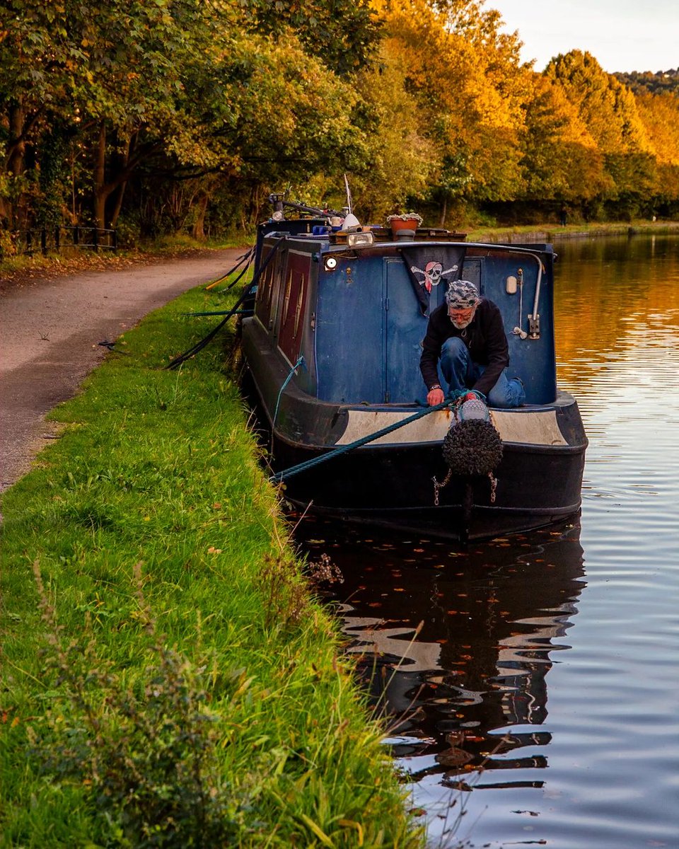 Weekend strolls along the canal in Autumn, pure beauty, right? 🍂

Photos by IG: yorkshire_brew

#Leeds #CanalWalks #CanalTrust #Autumn