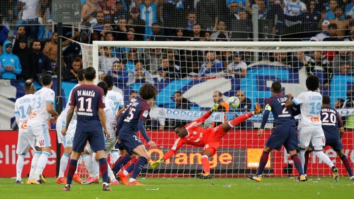 MediaParisien's tweet photo. 💭 𝐋𝐞 𝟐𝟐 𝐨𝐜𝐭𝐨𝐛𝐫𝐞 𝟐𝟎𝟏𝟕, Edinson Cavani climatisait le vélodrome avec ce légendaire coup franc… 

🔥 La rage du matador sur la célébration. https://t.co/RZpL8MUOJ4