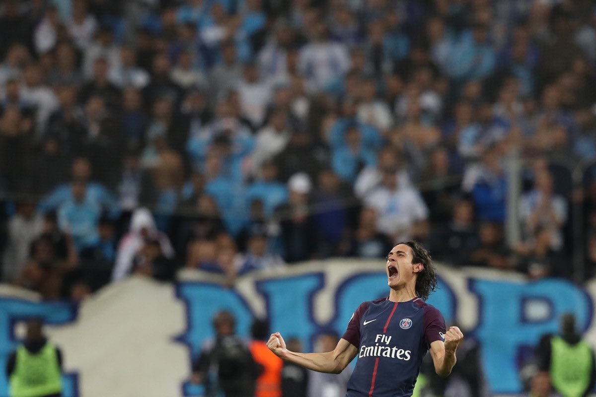 MediaParisien's tweet photo. 💭 𝐋𝐞 𝟐𝟐 𝐨𝐜𝐭𝐨𝐛𝐫𝐞 𝟐𝟎𝟏𝟕, Edinson Cavani climatisait le vélodrome avec ce légendaire coup franc… 

🔥 La rage du matador sur la célébration. https://t.co/RZpL8MUOJ4