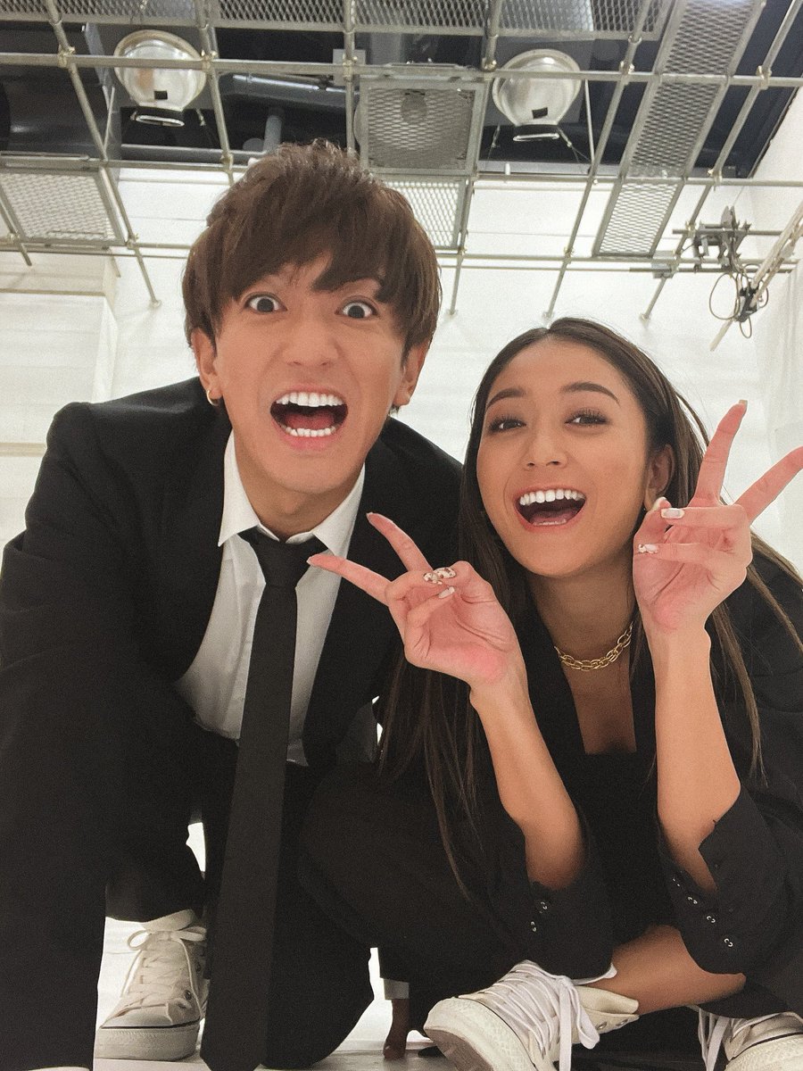 michopaaaaa's tweet photo. 人妻歴まるまる1年になりました！たくさん祝福してもらったことが1番実感沸いた瞬間だったけど、あたし達は何にも変わってなくて不思議なくらい時が経つの早かった〜2年目もよろしくどーぞ♡♡1年前の載せるタイミング見失った写真を是非。笑 https://t.co/ULw9Tq81Ja
