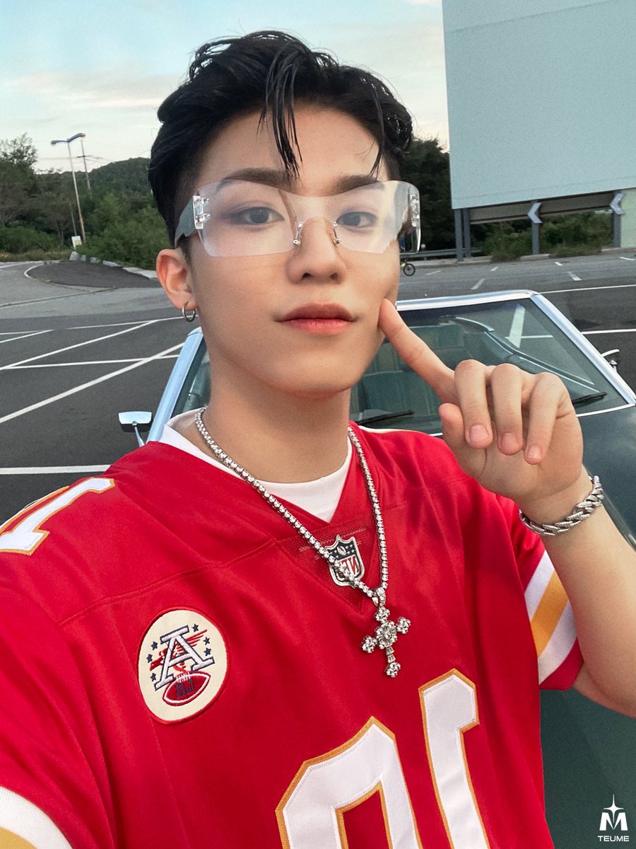 iksanpjw's tweet photo. Park Jeongwoo 'B.O.M.B (kaboom ver.)' Selfie #2 #박정우 https://t.co/OjpzwJUqEJ