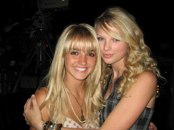 Katelyncharts's tweet photo. Katelyn Tarver &amp; Taylor Swift back in 2008 https://t.co/h41tfv7iZO