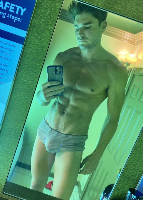 Waiting for the 🇵🇭 sun to come out. It&rsquo;s always gloomy. https://t.co/RAB3yS95T1