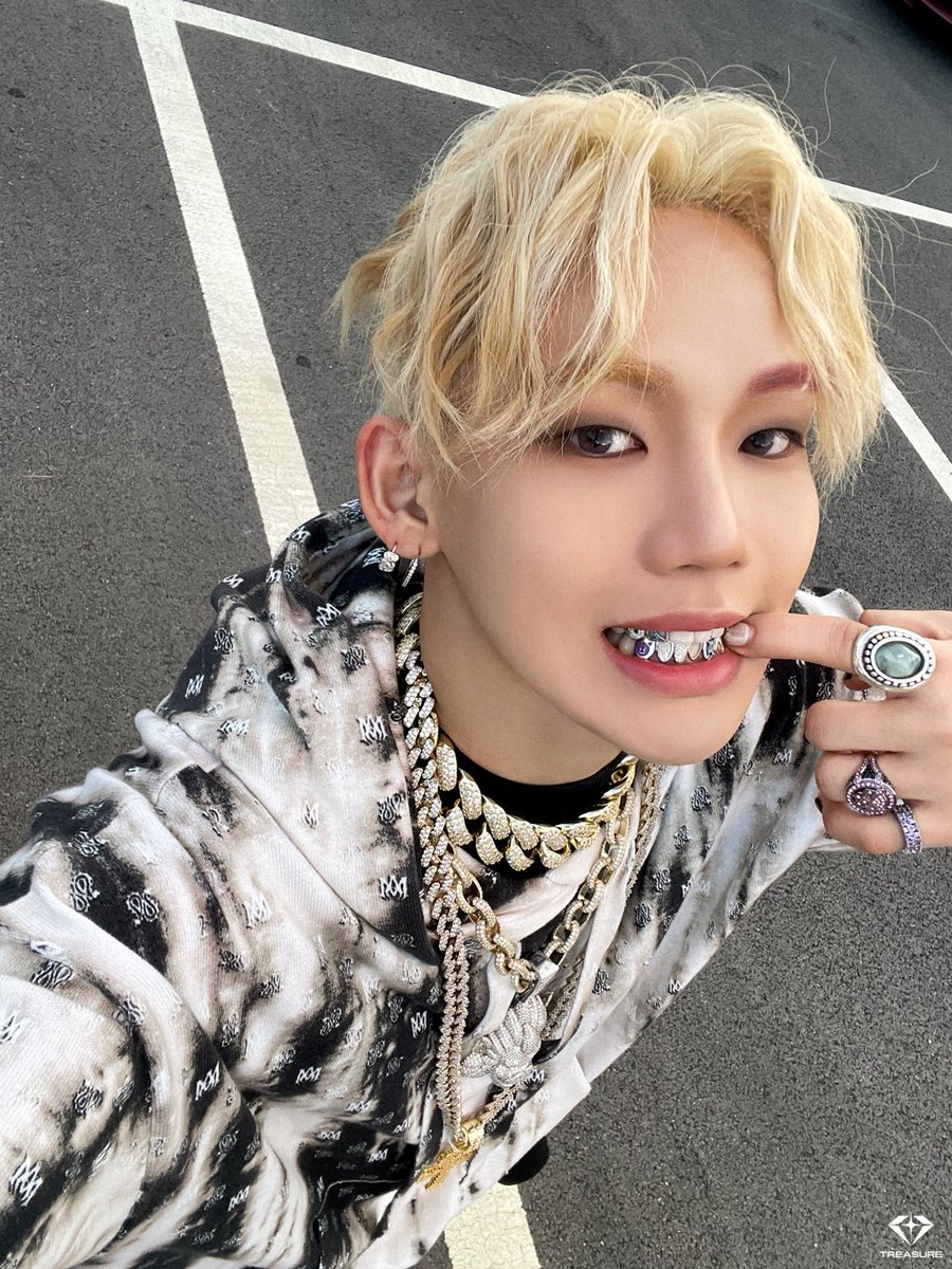 hamadasatara's tweet image. TREASURE B.O.M.B (Kaboom ver.) Selfie #최현석