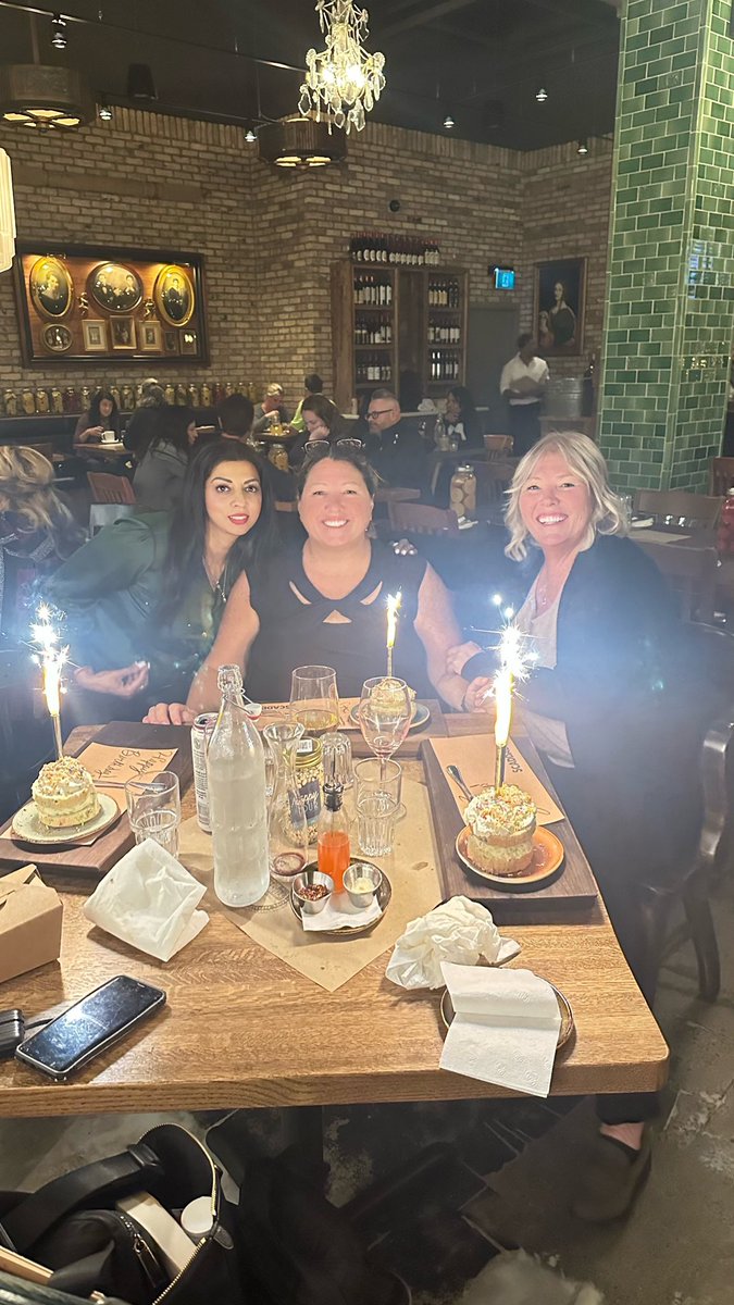 lisapatel01's tweet photo. Friendships aren’t measured by time, they’re measured by the size of the imprint they leave in your heart 💛💫.

Love 💕 that we are able to do this.
Grateful 🥹.

#friendships #girlfriends #soulsunday #lifemoments #lisapatel #makeawish #lookforward #moments #soultime #soulfood https://t.co/rCBHaIDtlR
