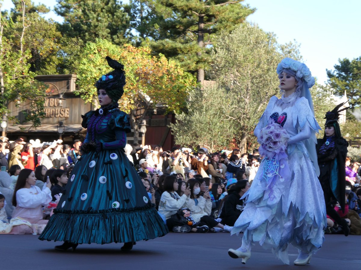 mashiro_ta_n's tweet image. 念願のスプブ!
カンベア辺りで2列目で見れて、ハロウィン終盤滑り込みできてほんっとに幸せ🥹🥹
隣の海外のお兄さんがめっちゃスプブお気に入りやったみたいでずっとniceって言ってて、最終的には同意求めて来たのとっても良かった
#spookyboo #スプーキーBoo