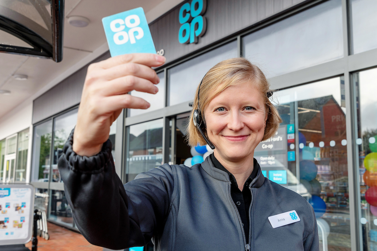 ColinHayward20's tweet photo. Eastleigh’s Deputy Mayor Councillor David Pragnell cut the ribbon on the new Chandler’s Ford Co-op store  (19 Oct) which has been transformed following a three month programme of works
The 3,000 sq ft Co-op store on Winchester Road supports 16 local jobs #itswhatwedo https://t.co/cUSkhkm5KI