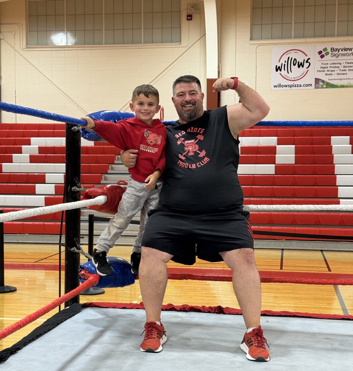 TJ_Hubbard's tweet image. What a night! #wrasslin 
I administered 4 stunners at the end and my ass hurts badly this morning but this was a bucket list item and Im glad I did it. I can now ad "professional wrestler" to my resume.