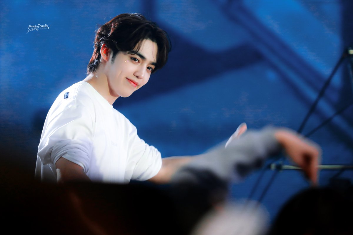 230312 캐럿랜드 막콘 HQ

사랑이 뭐냐고 물어보면

#에스쿱스 #SCOUPS
#승철 #최승철 
#세븐틴 #SEVENTEEN  
<a href="/pledis_17/">세븐틴(SEVENTEEN)</a>