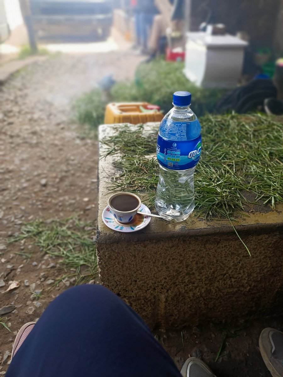 tigistAA's tweet photo. ኣነ > ከመይ ነይሩ ኣፍቲ ኲናት ግዜ?
ኣብ ጎነይ ኮፍ ዝበለ ሰብኣይ>
ዓዲ መሲሉ እኒሆ ኸዚ፡ ሰብ ፈቖዶ ጎቦ ፋሕ ጭንግራሕ ኢሉ እዩ ነይሩ።
#AbiyAddi #Tigray https://t.co/kmpS3GyIAw