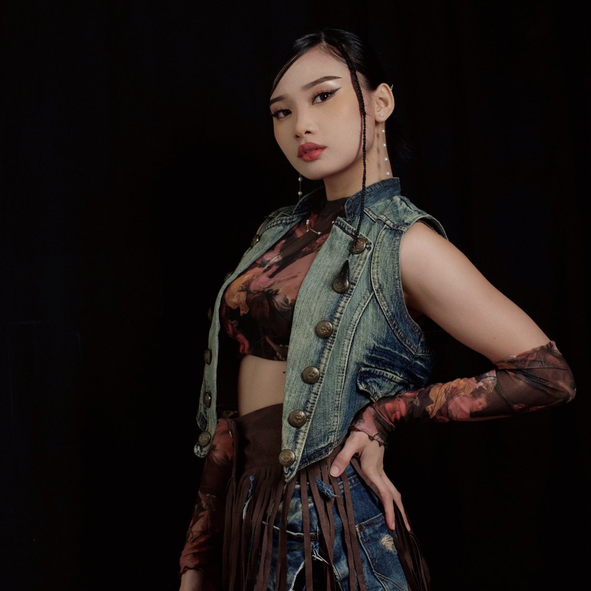 KAIAOfficialPH's tweet photo. [KAIA Snaps]

#KAIA_ALEXA 🐉📸
Howlers Manila 2.0❣️
10.21.23

KAIA AT HowlersManila
#KAIA #HowlersManila2023 #KAIAatHowlersManila https://t.co/ueTGSXhIXJ